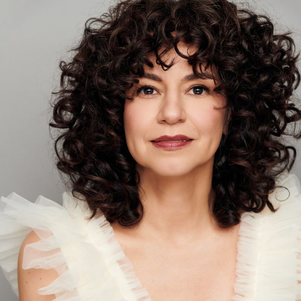This image has an empty alt attribute; its file name is Mandy-Clayton-Opera-House-1024x1024.jpg